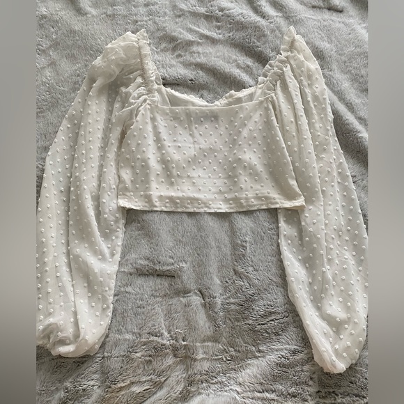 Beautiful white blouse! - Picture 5 of 10